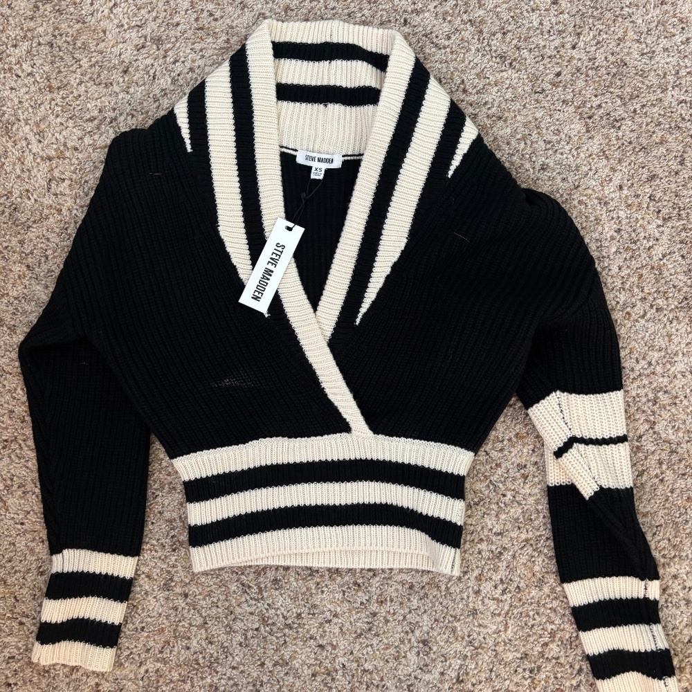 Steve Madden Cropped Sweater